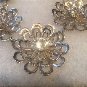 BEAUTIFUL KATE SPADE FLOWER NECKLACE